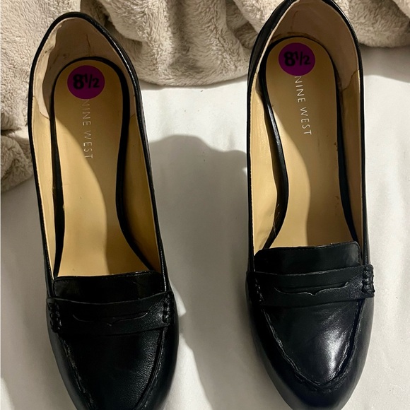 Women’s Nine West Black Leather Heel Loafers Size 8.5 Pumps - Picture 2 of 7